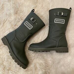 Louis Vuitton 40 Rubber Territory Boots | Olive Green, Calfskin EU 40/US 9 Italy